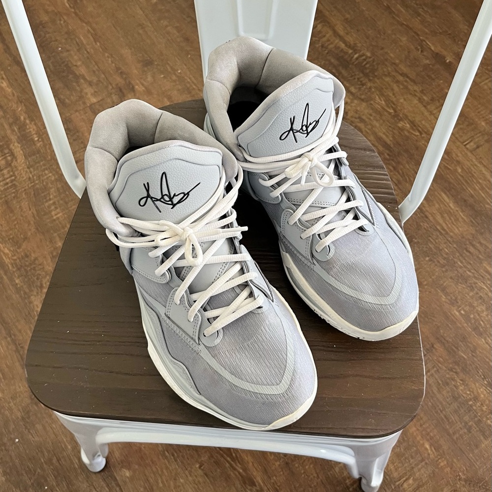 Nike Kyrie Infinity By You, Mens 12, light gray, excellent condition